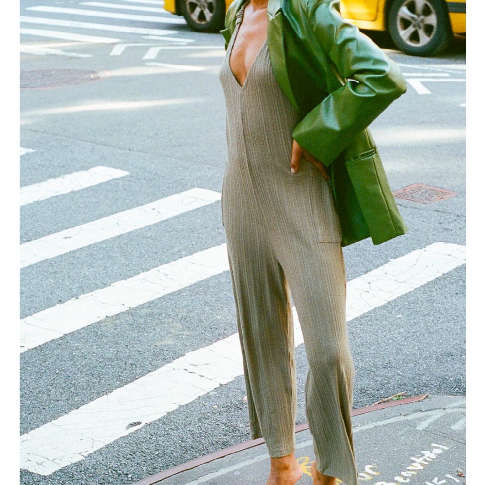 The b.o.d. Jumpsuit - Sage - M